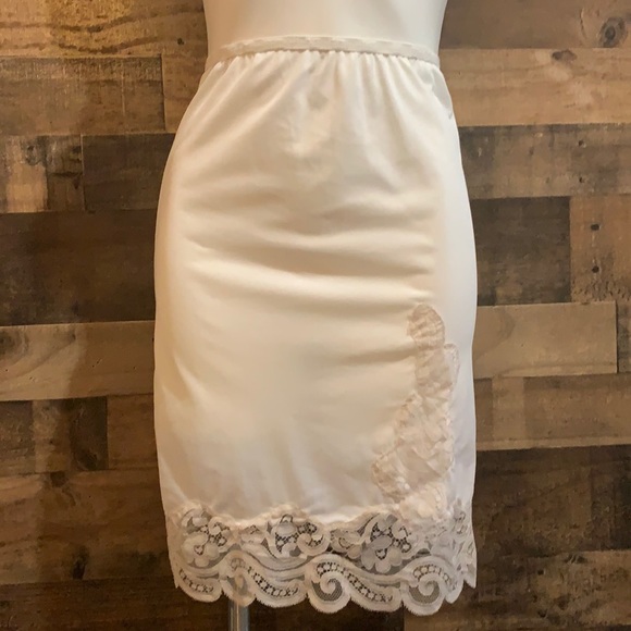 Vintage White Nylon Lacy Half Slip Size 